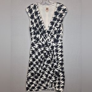Anne Klein Women’s Size 8 Black White Wrap Style Dress Sleeveless V Neck